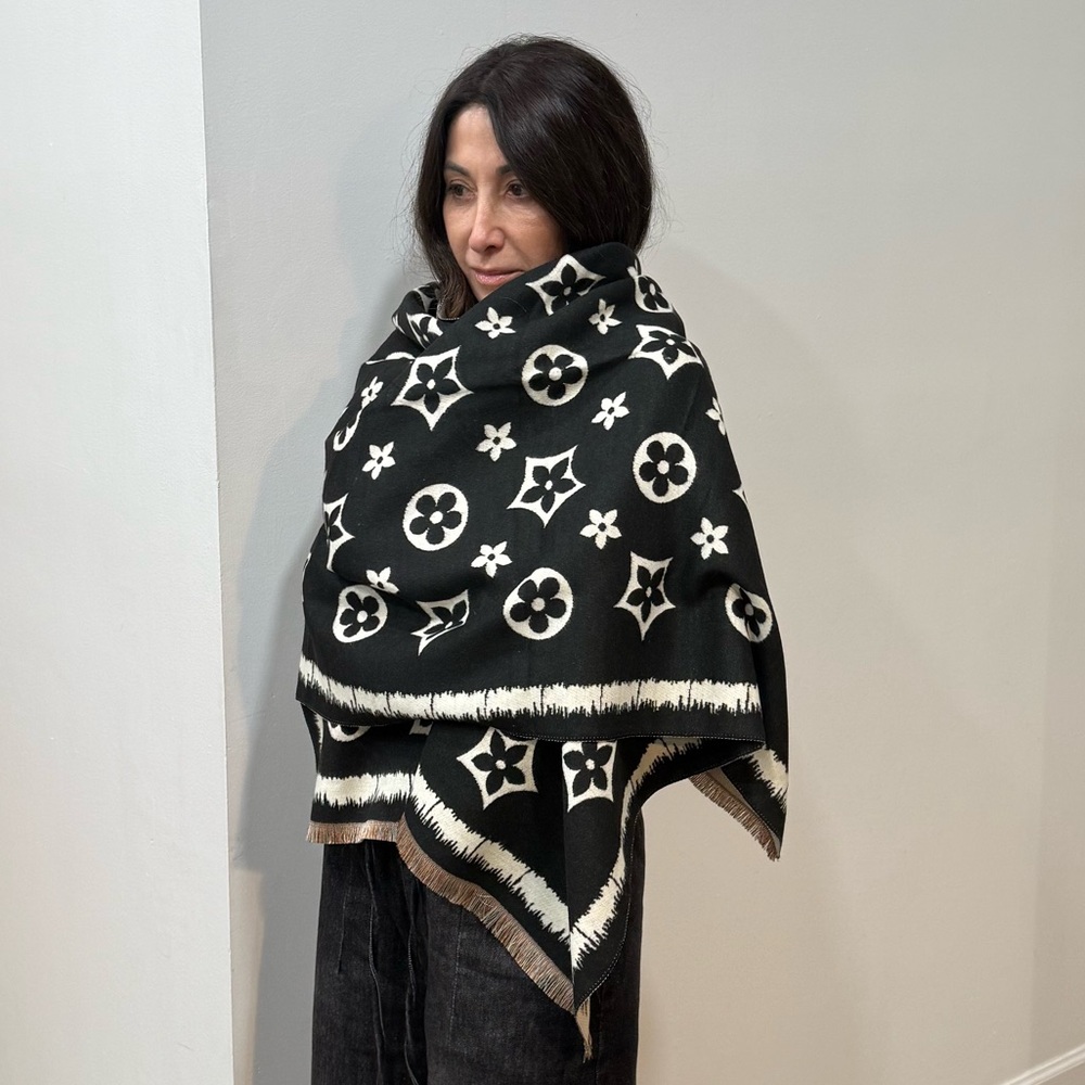 Reversible Elegant Black and White Patterned Shawl